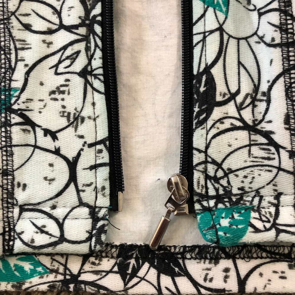 Allyson whitmore  medium zip up long-sleeve - Picture 2 of 7